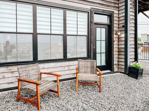 The Merchant Quarters: Contemporary seaside charm