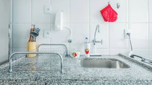 Apartment | Bathroom | Shower, free toiletries, towels, soap - First by Bhomy (São Paulo)