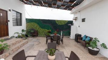 Basic Apartment, 2 Double Beds | Outdoor dining
