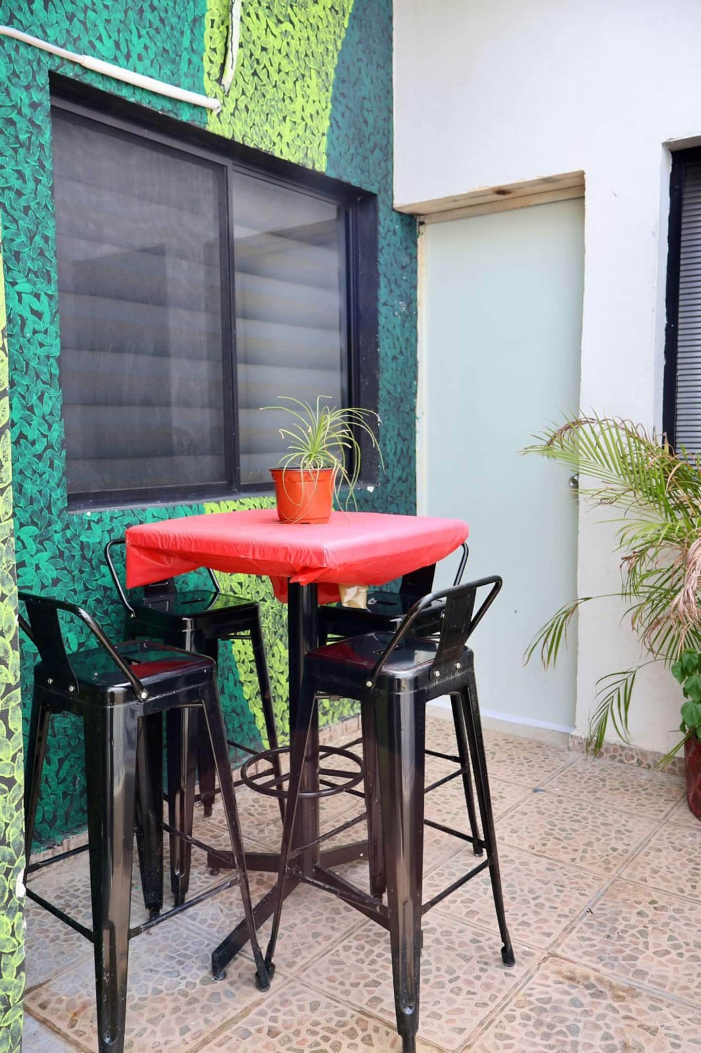 Tempat makan luar