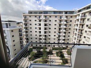Unclassified image, 4 of 6, button - Modern 1 BR w/ Garden Views - Gzira (Gżira)