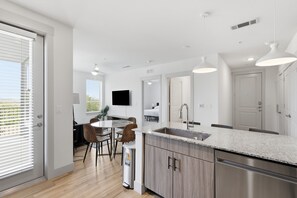 Unclassified image, 4 of 17, button - Modern 2BR near PGA & Universal Studios (Frisco)