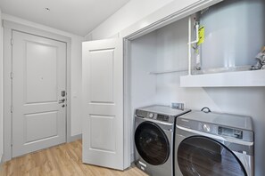 Unclassified image, 2 of 17, button - Modern 2BR near PGA & Universal Studios (Frisco)