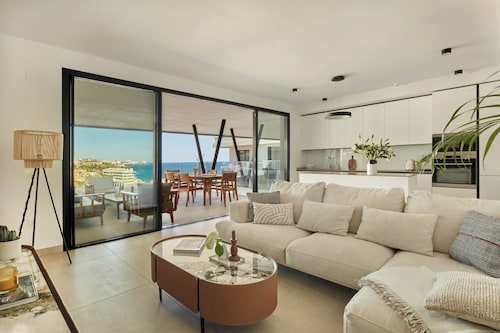 Skyline Penthouse by IIM