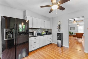 Unclassified image, 5 of 44, button - 2BR/1BA Pet-Friendly Escape Near Wineries & Hiking Trails (De Soto)