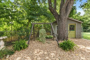Unclassified image, 4 of 44, button - 2BR/1BA Pet-Friendly Escape Near Wineries & Hiking Trails (De Soto)
