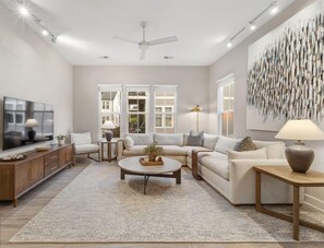 Living area - One Tree Hill Bridge | 3BR 3.5BA + Garage | Walk to Riverwalk, Live Oak Pavilion (Wilmington)