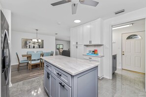 Unclassified image, 5 of 58, button - Dreams Away - Sleeps 8, Pool, Golf, Fun! (Rotonda West)