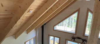 Chalet autonome au solaire en pleine nature dans le contrefort des Appalaches