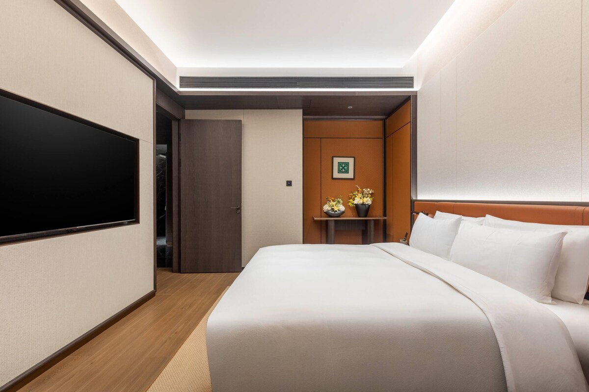 Phòng Suite Superior, 1 giường cỡ king, hút thuốc