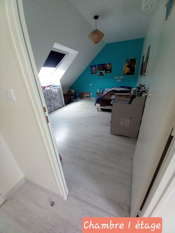Unclassified image, 1 of 6, button - Vrbo Property (Ernée)