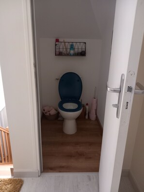 Uklassifisert bilde, 5 av 6, knapp