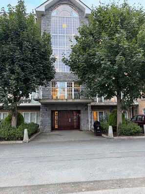 Unclassified image, 4 of 6, button - Charming 2-bedroom apartment in the heart of Saggart (Saggart)