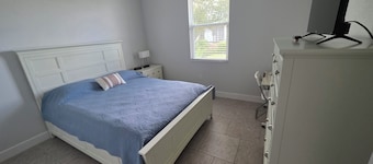 Tranquil 3-bedroom pool home in Port Charlotte