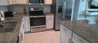 Tranquil 3-bedroom pool home in Port Charlotte