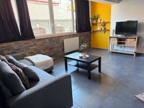 Unclassified image, 3 of 17, button - Beautiful, bright 59-square-meter apartment in the heart of Bellevue. (Saint-Étienne)