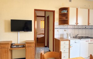 Kitchen - Cozy apartment in Razanac with WiFi (Razanac)
