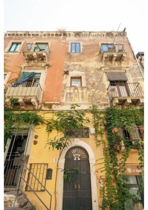 Exterior - Vrbo Property (Catania)