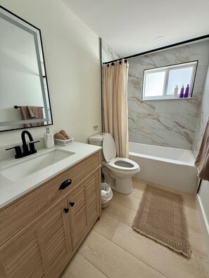 Unclassified image, 4 of 41, button - Spacious Home w/Deck - Near FLL Airport, Beach, Dania Pointe & Hard Rock (Dania Beach)