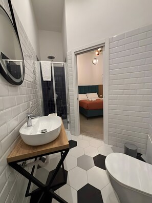 Unclassified image, 3 of 19, button - Bed and Breakfast 'Garibaldi Station Rooms - Suite 6PP' with Wi-Fi and air conditioning (Napoli)