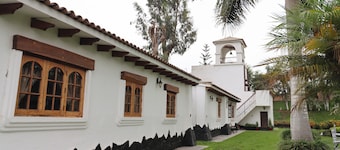 Cozy 12BR House with Pool in Pachacamac