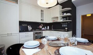 Unclassified image, 5 of 37, button - 180M² TIMELESS CHARACTER WITH A PRIVATE TERRACE OFFERING BREATHTAKING 360° VIEWS (Firenze)