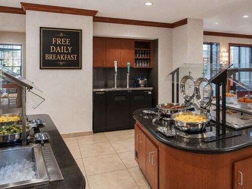 Accessible Studio w/ Kitchen | Free Breakfast
