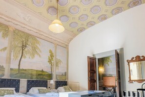Unclassified image, 2 of 43, button - EXPERIENCE THE RARE PRIVILEGE OF LIVING WITHIN AN AUTHENTIC RENAISSANCE PALAZZO (Firenze)