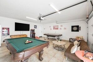 Game room - Desert Home Oasis with Pool, Spa, Game Room & Mountain View (Desert Hot Springs)