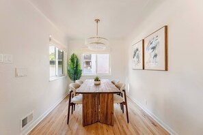 Unclassified image, 3 of 25, button - 3BR Fully Furnished Home Near DU and Wash Park (Denver)