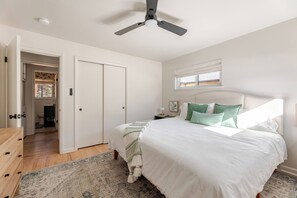 Unclassified image, 4 of 25, button - 3BR Fully Furnished Home Near DU and Wash Park (Denver)