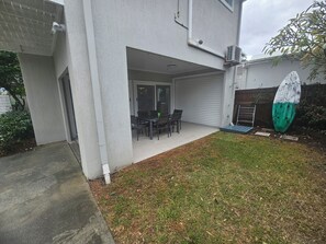 Unclassified image, 2 of 16, button - Whole House In Palm Beach- perfect location! (Palm Beach)