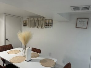Unclassified image, 2 of 13, button - Cozy 1-bedroom apartment in charming Centereach with AC (Centereach)