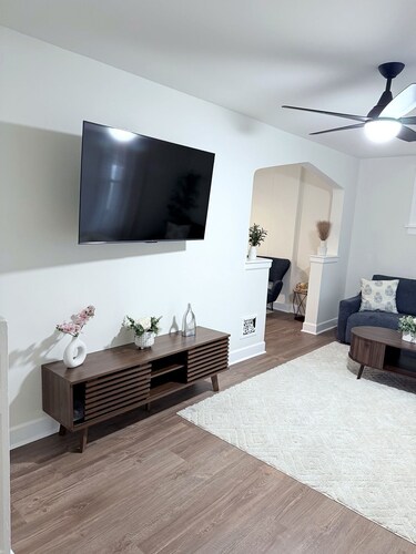 3-bedroom country house in perfect St. Louis with AC comfort