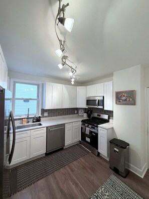 Unclassified image, 4 of 20, button - 3-bedroom country house in perfect St. Louis with AC comfort (St. Louis)