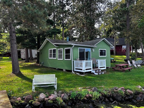 Charming Renovated Northwoods Cabin on Chetek Chain of Lakes