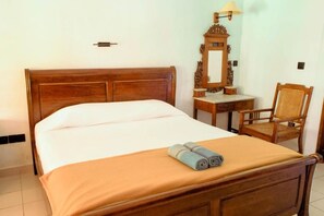 Unclassified image, 3 of 32, button - Un's Hotel (Badung)