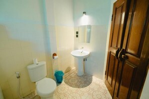 Unclassified image, 5 of 32, button - Un's Hotel (Badung)