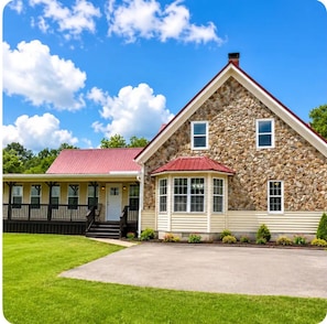 Unclassified image, 5 of 25, button - Family Pet friendly Private 11-Acre Country Retreat with 6 bedrooms & Disc Golf (Griffin)