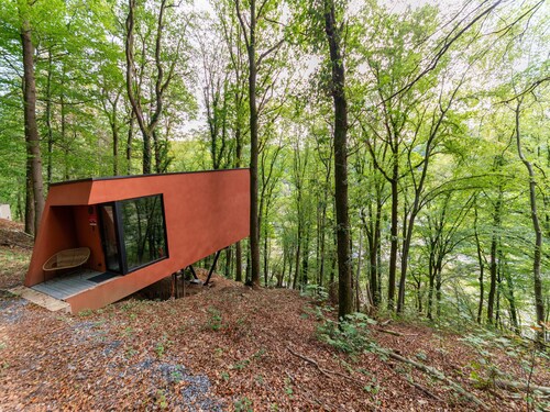 The Blooming Refuge - Hydrangea Cabin