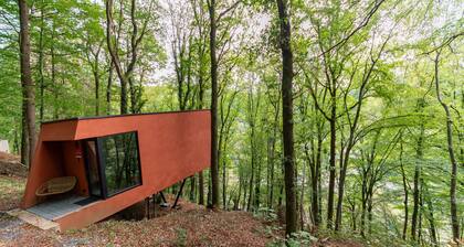 The Blooming Refuge - Hydrangea Cabin