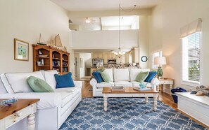 Living area - Coastal Cottage | Ocean Views | Walk to the Beach (Bald Head Island)
