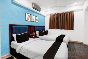 Classic Room | WiFi (free) - Collection O Santacruz Railway Station (Mumbai)