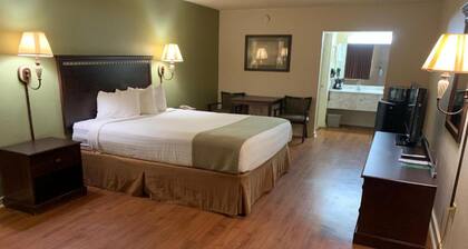 1 Queen Bed | Non-Smoking, Micfridge