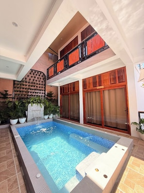 Hồ bơi