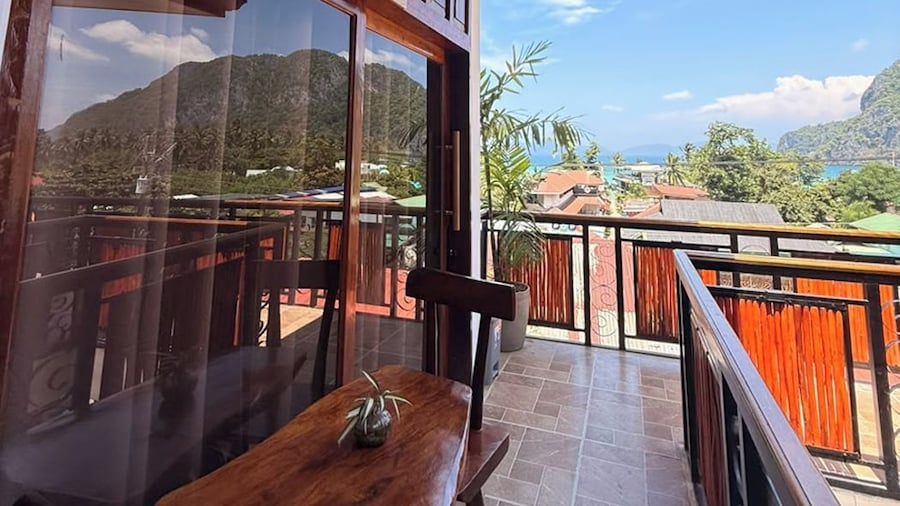 Aquaholik El Nido Hotel