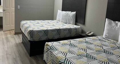 2 Queen Beds|Mobil Access Tub NS Micfridg