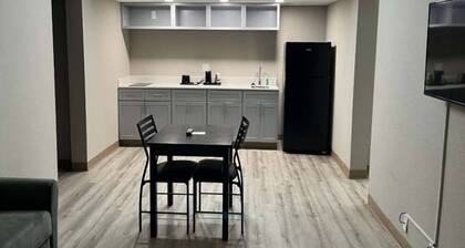 1 King Bed|Suite| NS| Micfridge