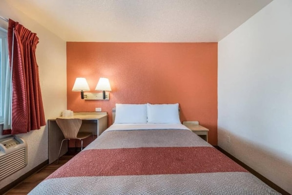 Holiday Home Facilities and Services - 1 Queen Bed | Micfridge (Rohnert Park)