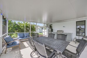 Outdoor dining - Heated Pool, Fishing Dock! Florida Escape on Canal (Port Charlotte)